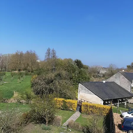 Au Pied Du Lavoir Odile Oda ve Kahvaltı Grezille