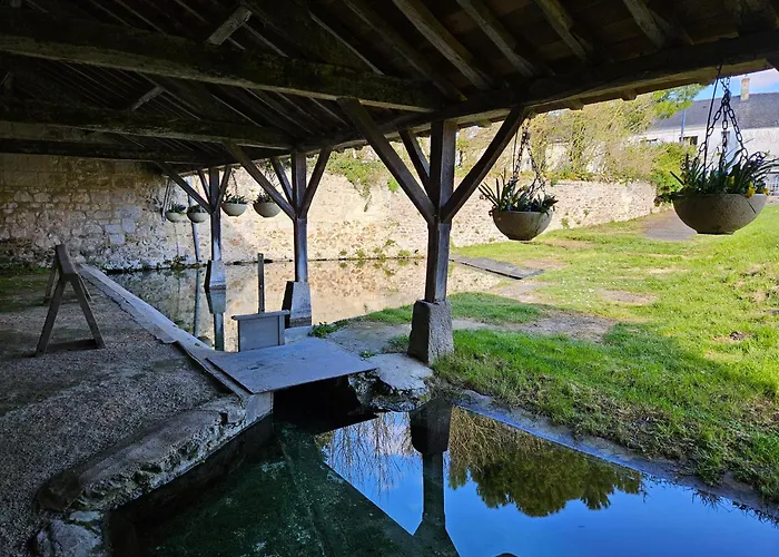 Au Pied Du Lavoir Odile לינה וארוחת בוקר Grezille